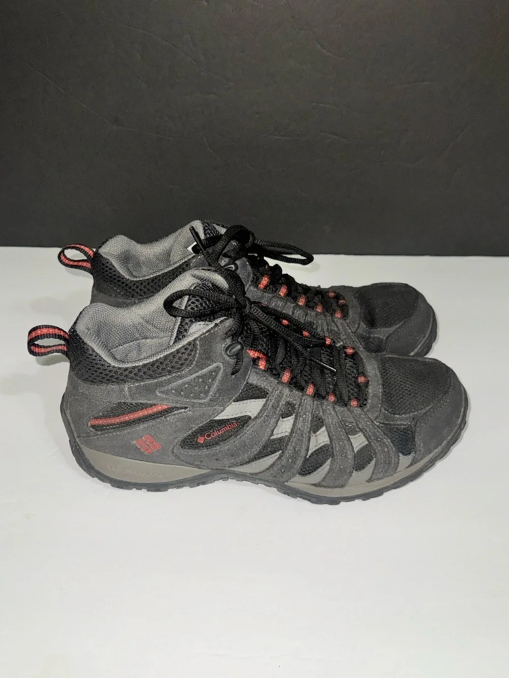 Columbia I Men’s I Boots I Hiking & Trail I Gray and Red I Size 9